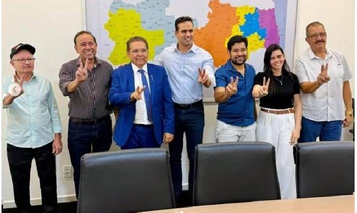 Adriano Galdino articula novos apoios e fortalece pré-candidatura de Lucas Ribeiro para 2026