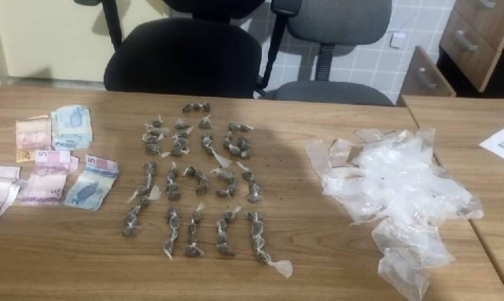 Denúncia anônima leva ROTAM a prender homem com drogas no centro de Nazarezinho