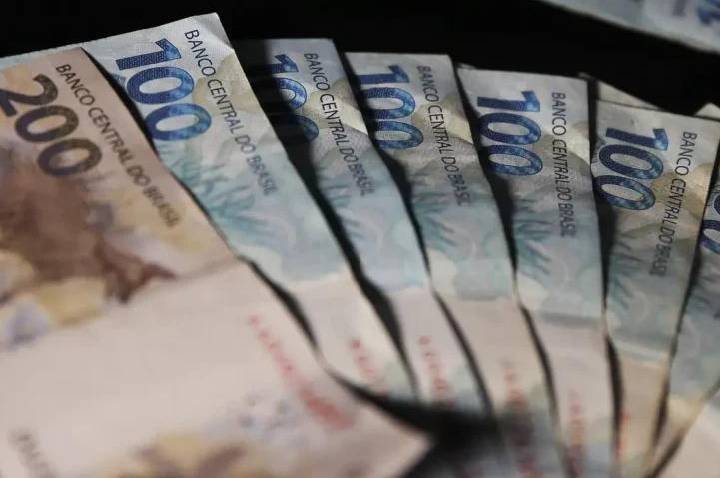 Governo anuncia reajuste salarial de 10% para todos os servidores do Estado da Paraíba