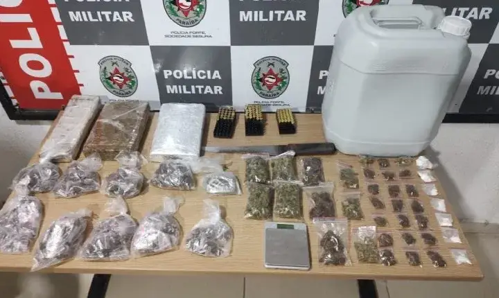 Operação contra o tráfico apreende drogas e munições no bairro de Cruz das Armas