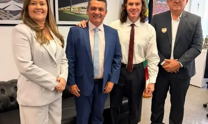 Prefeito Luiz Claudino e pré-candidata Larúcia Sá buscam investimentos em Brasília ao lado do senador Veneziano