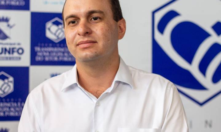 Triunfo tem novo bloqueio de R$ 800 mil e total chega a mais de R$ 2,3 milhões; “Não é fácil ver o trabalho parar por erros do passado”, lamenta prefeito