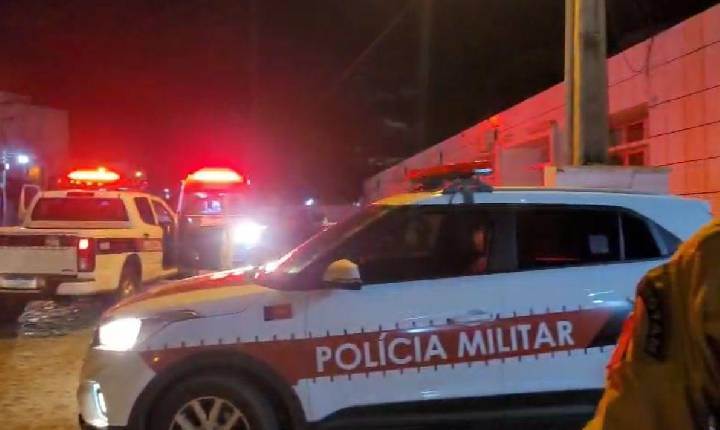 Tentativa de furto no Fórum Eleitoral de Cajazeiras termina com suspeito ferido após disparo na perna durante luta com vigilante