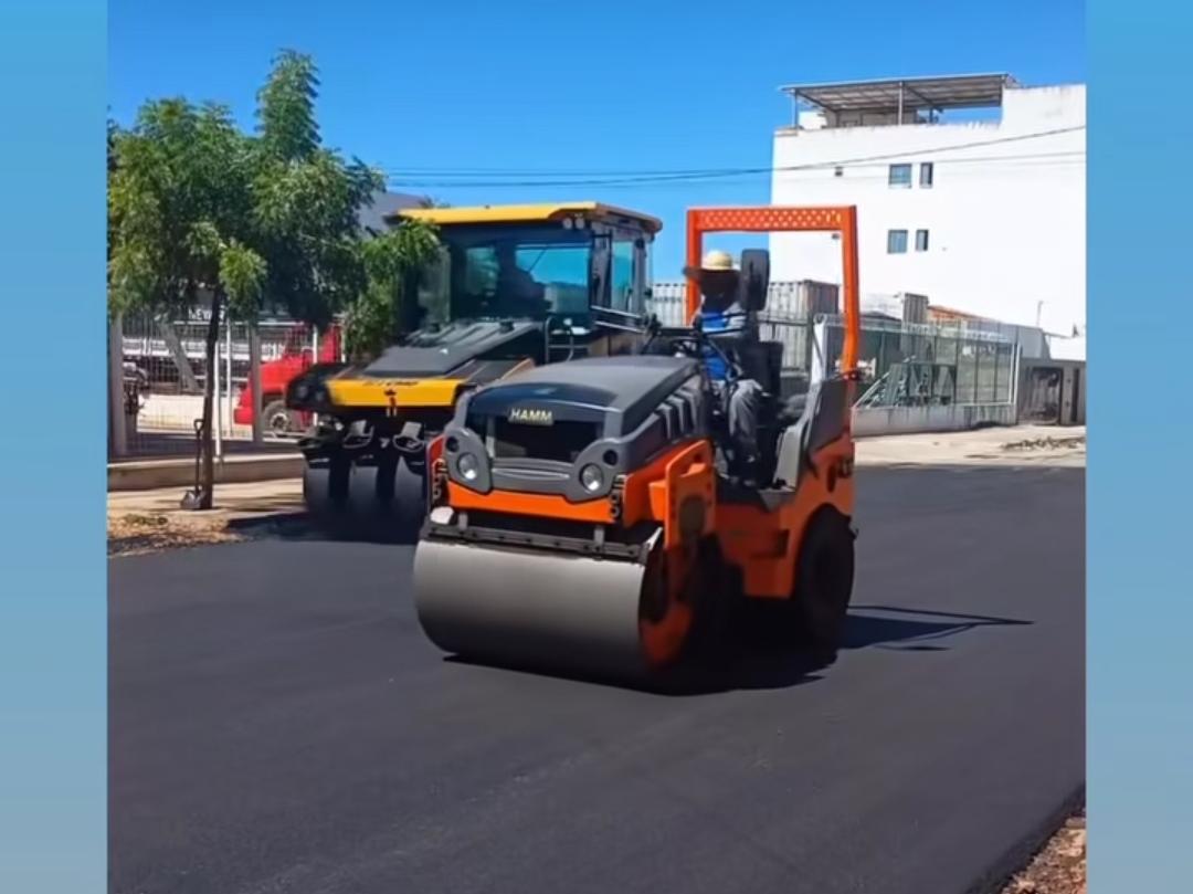 Com investimento de R$ 850 mil reias, Helder Carvalho inicia asfaltamento de 1,5 km na Rua Sales Facundes de Lira em Sousa