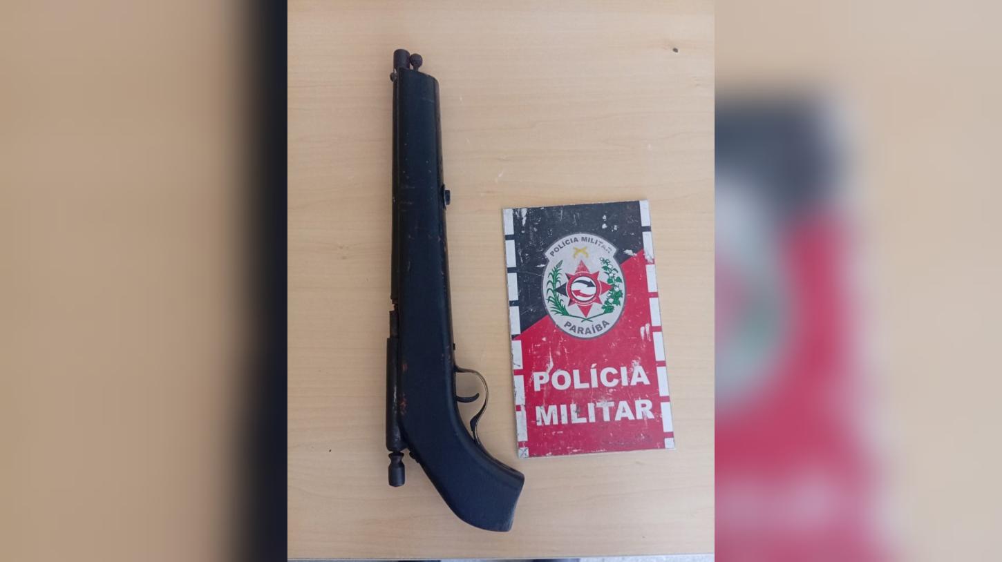 Homem é preso pela Força Tática com arma de fogo em residência abandonada na zona rural de Uirauna