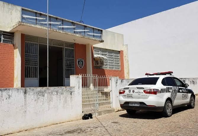 Polícia Civil prende suspeito de descumprir medidas protetivas a ex-companheira em Uiraúna