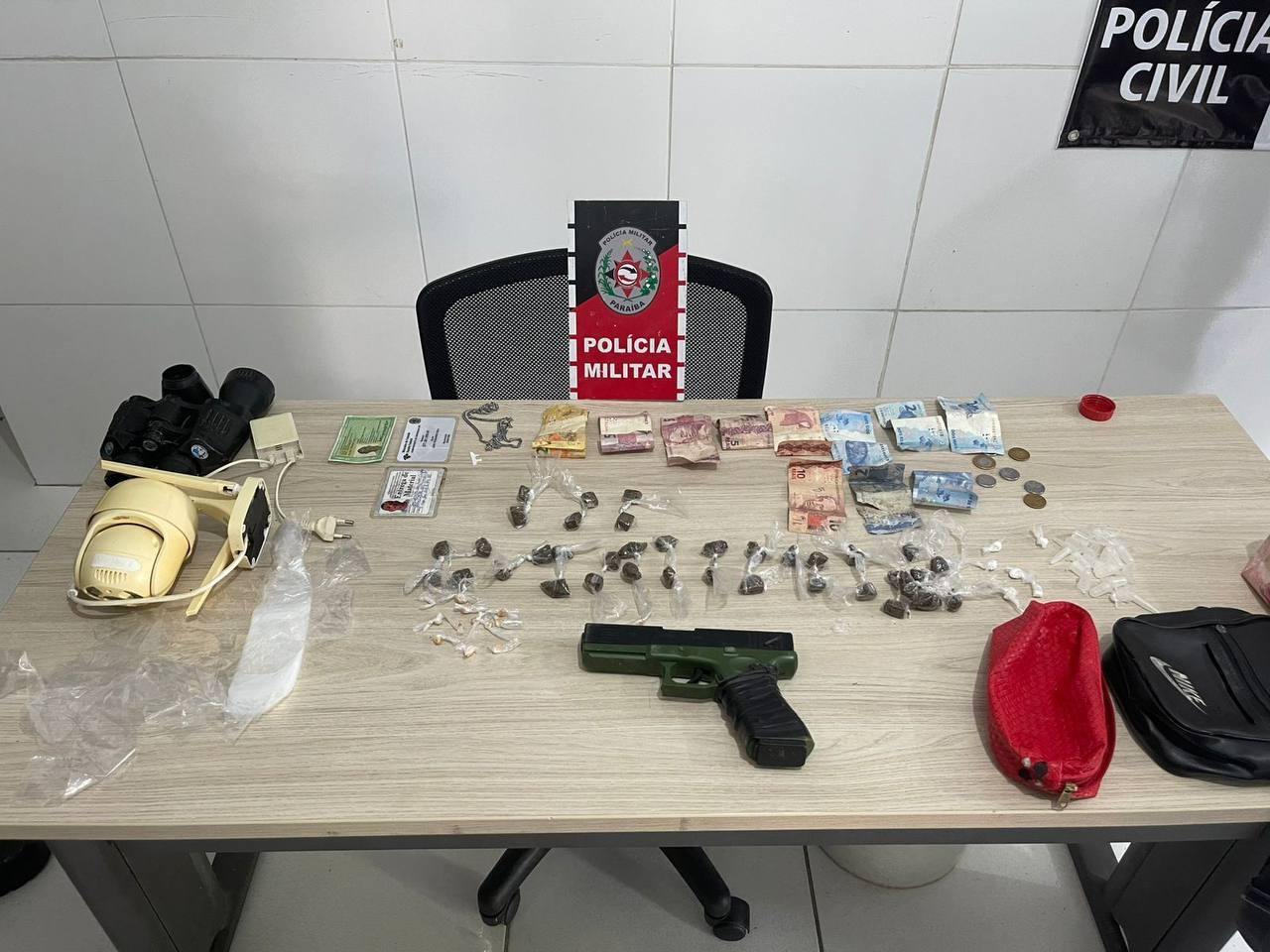 ROTAM prende homem com drogas e simulacro em Cajazeiras