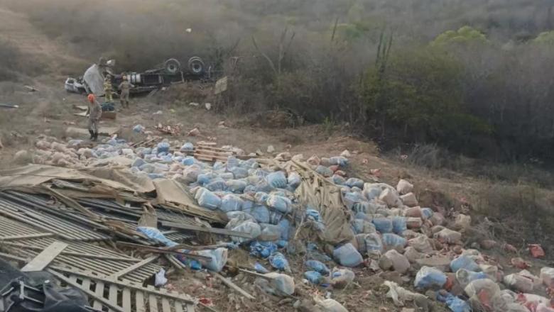 Caminhoneiro de 28 anos não resiste e morre após grave acidente na Serra de Santa Luzia