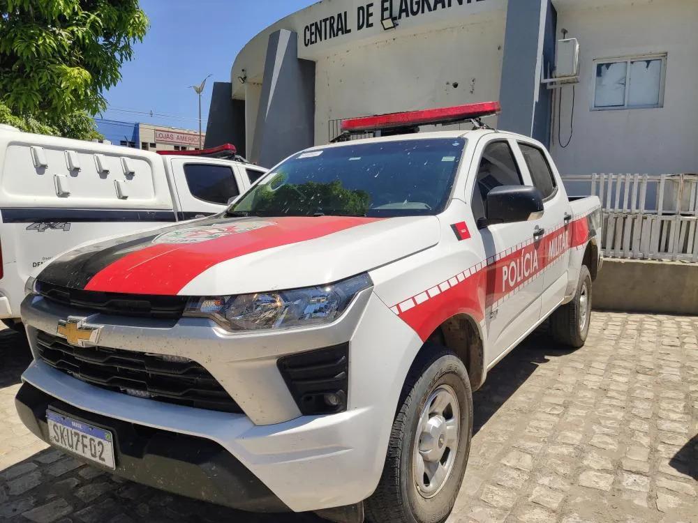 Jovem é detido após ameaçar o próprio pai com faca no Sertão da Paraíba