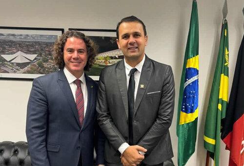 Prefeito Aldo Andrade conquista 20 novas casas por parceria com senador Veneziano e o PAC