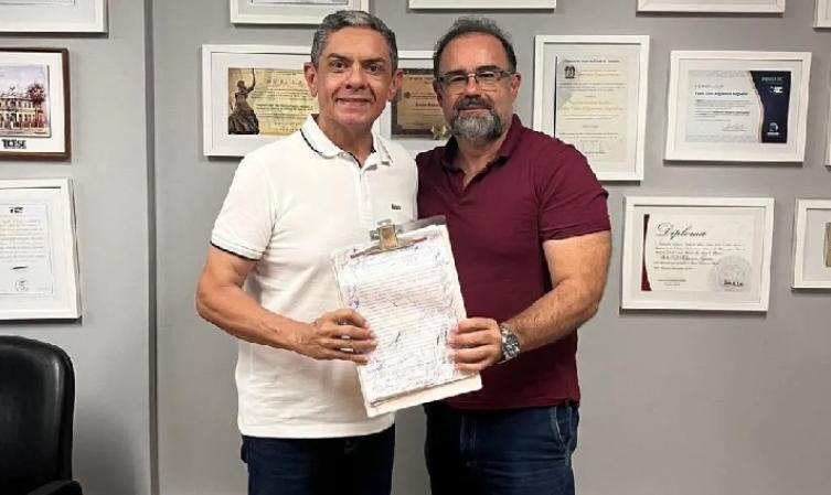 Rinaldo Cipriano assina pacto estadual e coloca Joca Claudino na linha de frente da defesa da infância