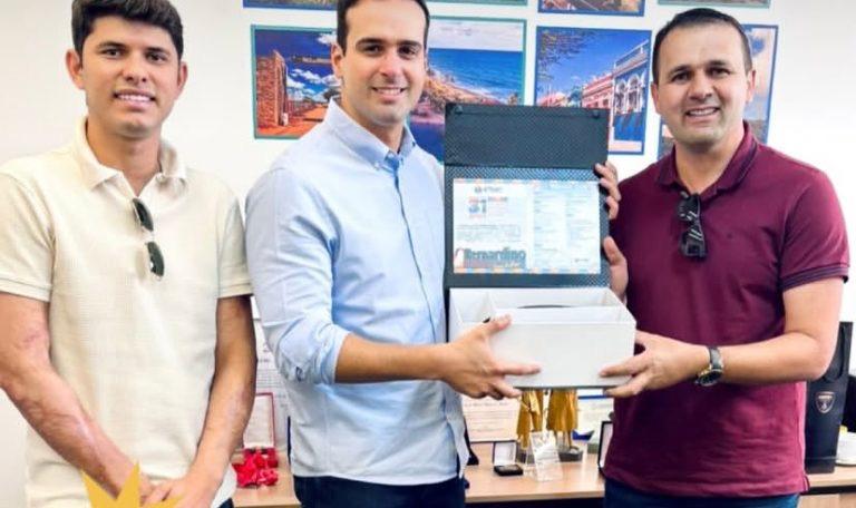 Vice-governador recebe convite para festa de 31 anos de Bernardino Batista