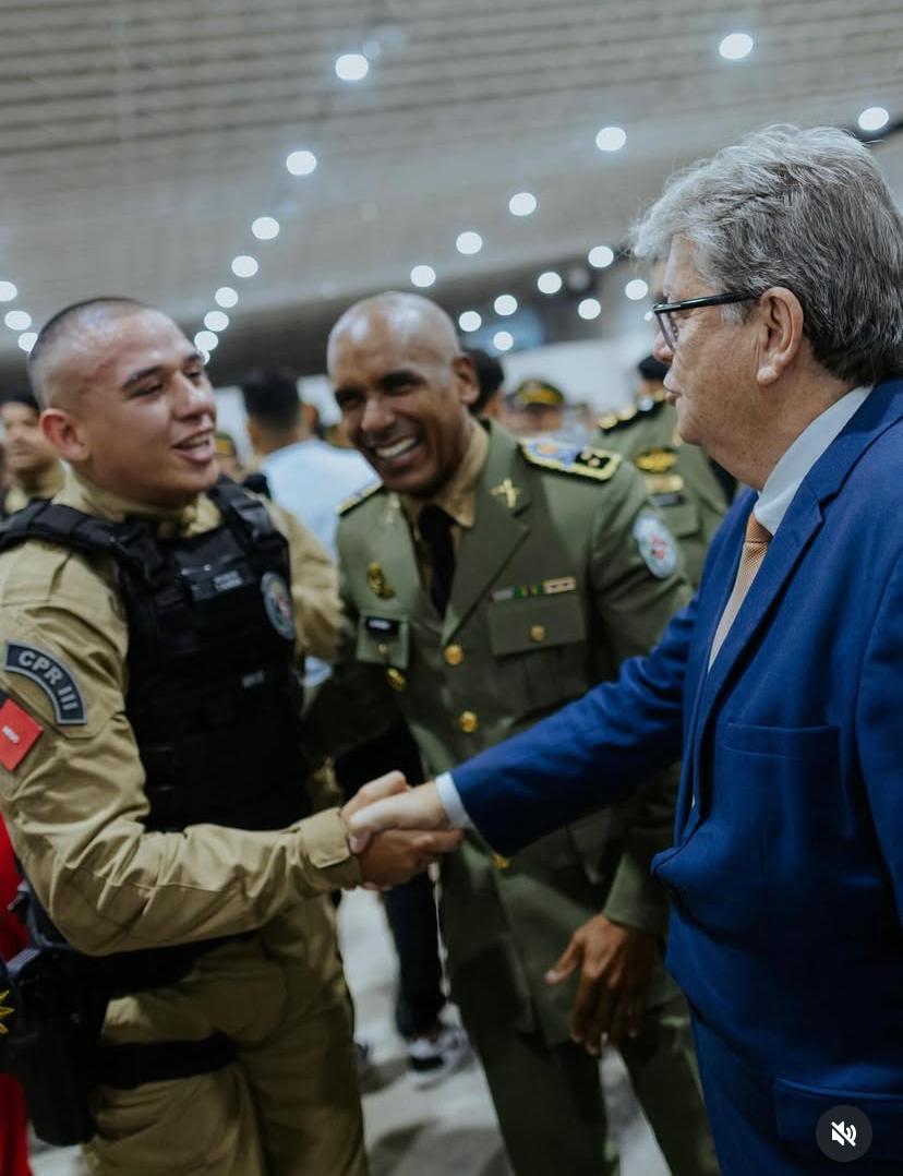 João Azevêdo participa de formatura de 799 novos soldados da PM e Bombeiros
