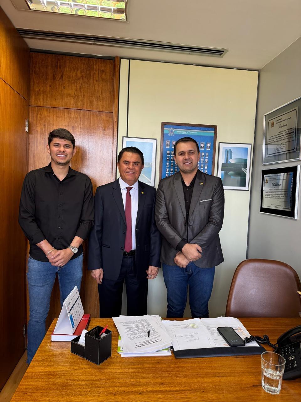 Aldo e Mateus participam de audiência com secretário executivo do ministério da saúde e com o Deputado Wilson Santiago