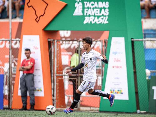 Jovem de Bernardino Batista representa a Paraíba na Taça das Favelas de Futebol, em SP