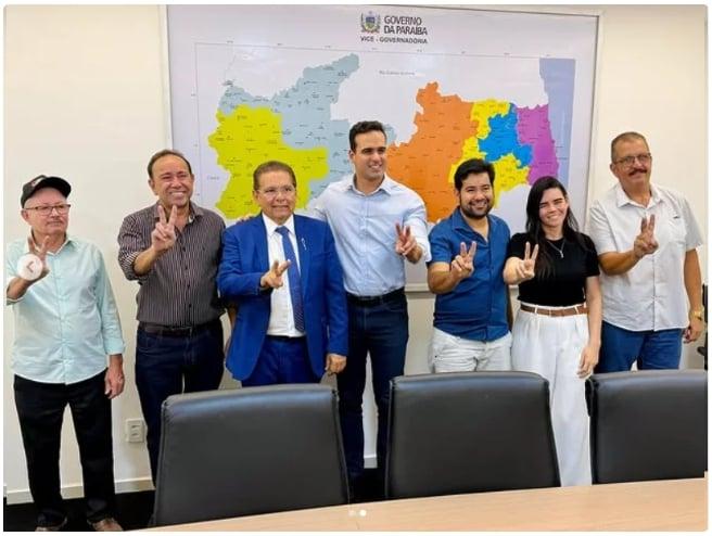 Adriano Galdino articula novos apoios e fortalece pré-candidatura de Lucas Ribeiro para 2026