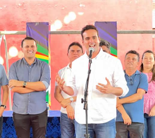 Governador Lucas Ribeiro visita Bernardino Batista e reforça investimentos em educação