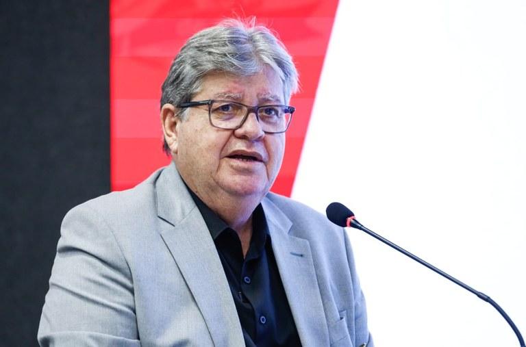 João Azevêdo minimiza tese de “Cícero governador e João senador” e reage a críticas do prefeito de João Pessoa