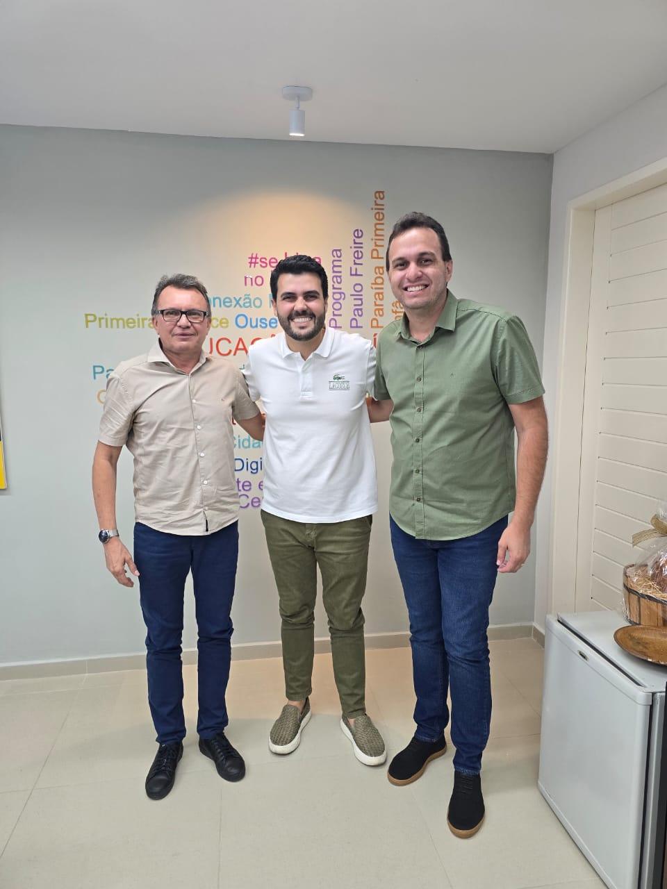 Prefeito Espedito Filho discute avanços em educação e infraestrutura em audiência com o Estado