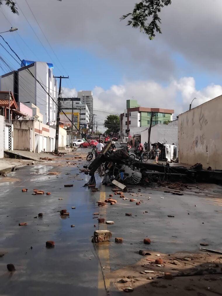 Rompimento de reservatório da Cagepa causa destruição e morte em Campina Grande