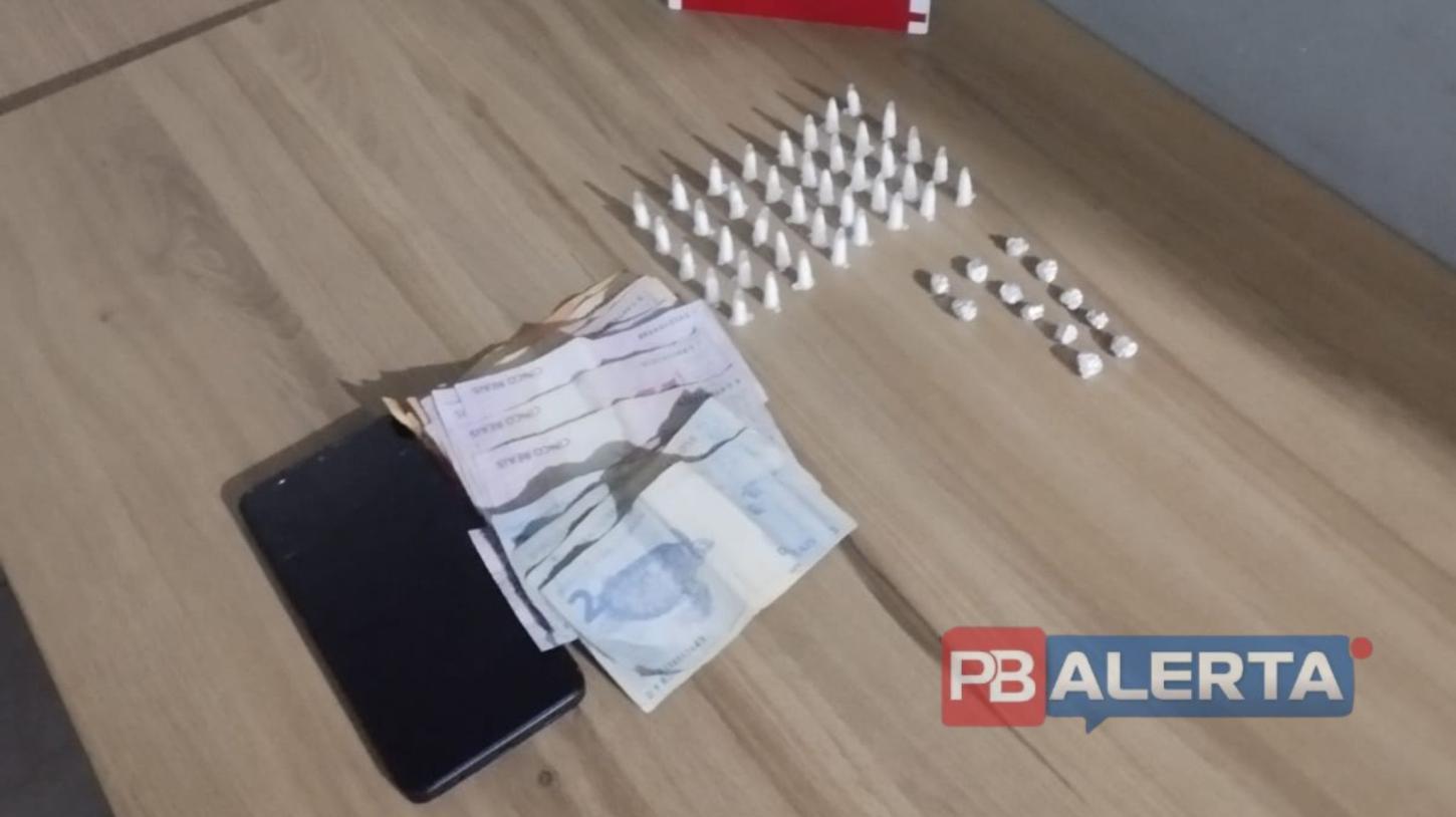 ROTAM prende homem e mulher com drogas em residência usada como ponto de tráfico em Nazarezinho