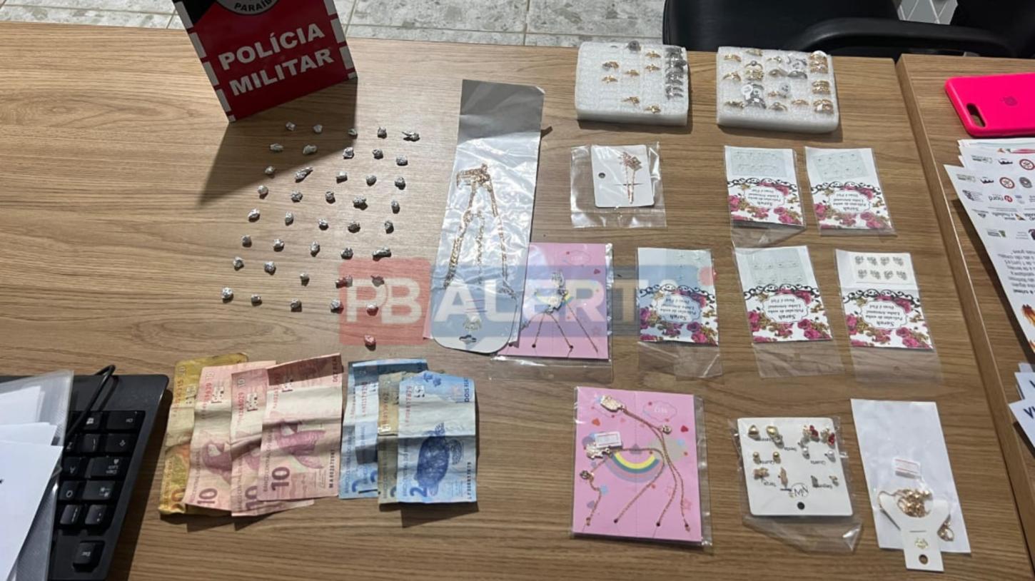 ROTAM prende avó e neta em por tráfico ao buscar suspeito de furtos em Sousa; Drogas são apreendidas e mercadorias recuperadas