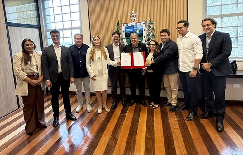 Gestão Helder Carvalho tem momento histórico com assinatura da ordem para construção do Hospital da Mulher do Sertão, em Sousa