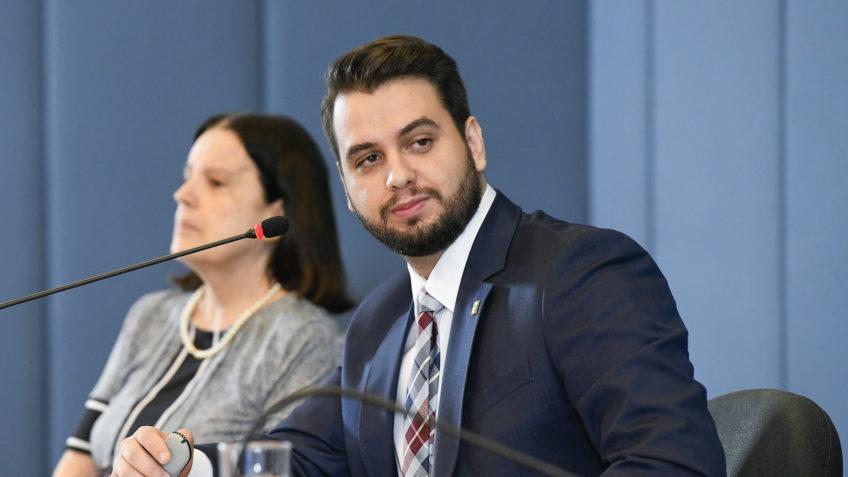 Polícia Federal prende Filipe Martins, ex-assessor de Bolsonaro