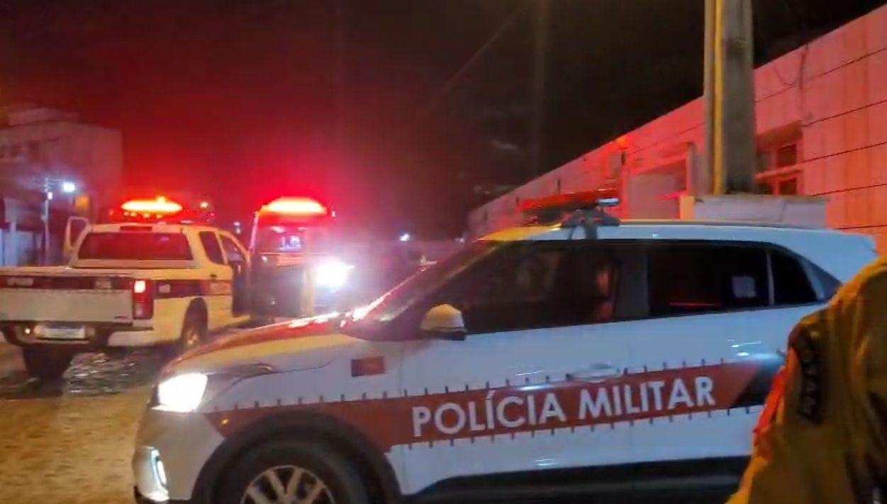 Tentativa de furto no Fórum Eleitoral de Cajazeiras termina com suspeito ferido após disparo na perna durante luta com vigilante
