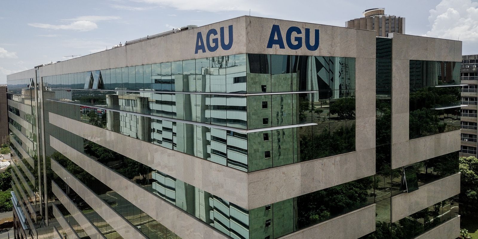 AGU defende exclusividade médica na realização de abortos legais