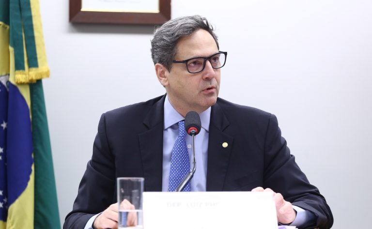 Comissão aprova proposta para o Congresso fiscalizar empresas supranacionais