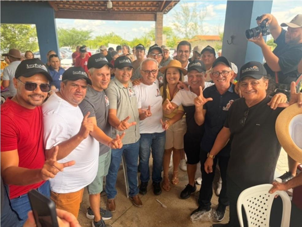 Luiz Claudino e Larúcia Sá recebem Cícero Lucena com grande festa em São João do Rio do Peixe