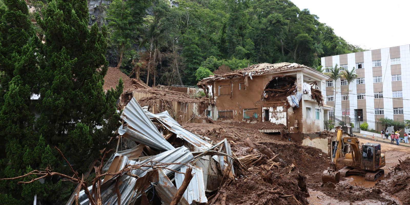 Lula inspeciona regiões de Minas Gerais afetadas por fortes chuvas neste sábado
