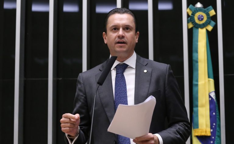 Câmara dos Deputados aprova projeto que combate o golpe do falso advogado