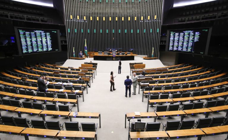 Câmara dos Deputados acelera tramitação de cinco projetos de lei