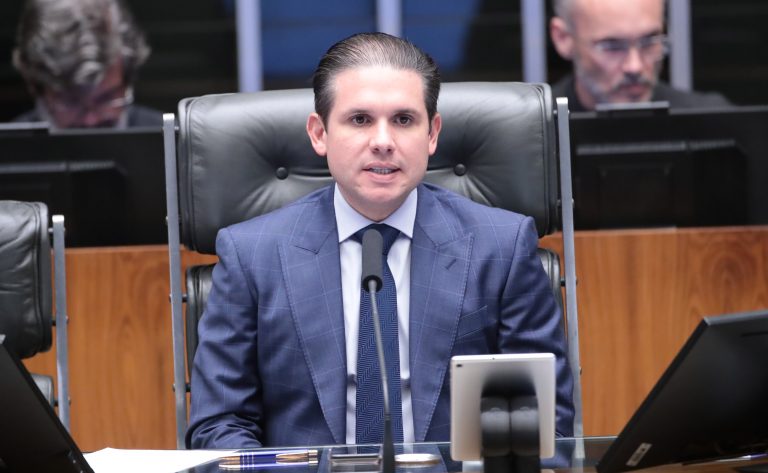 Câmara dos Deputados aprova regime de urgência para dez propostas
