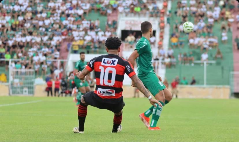 Campinense bate o Sousa no Marizão e leva vantagem para a final no paraibano