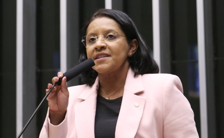 Comissão da Câmara aprova cobertura obrigatória de planos de saúde para urgências gestacionais
