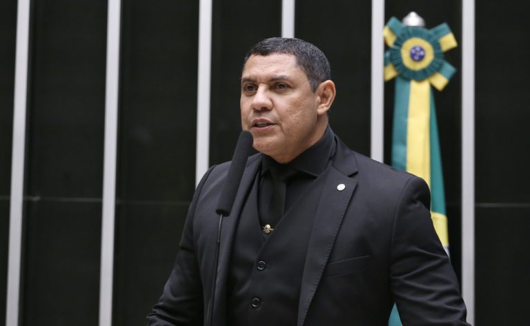 Comissão aprova apoio federal para iluminação LED em municípios com cobertura deficiente e alta violência