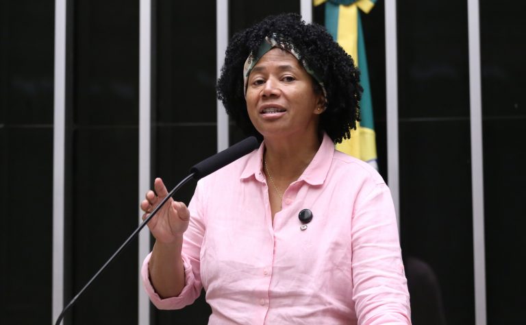 Comissão de saúde da Câmara aprova criação de cadastro no SUS para mulheres vulneráveis com risco de câncer