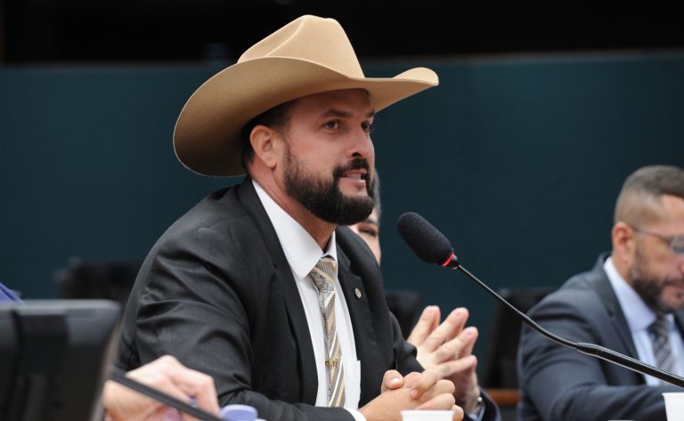 Comissão aprova cota de 30% em fretes federais para autônomos