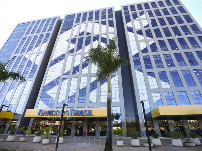 Comissão de Trabalho da Câmara aborda reestruturação de funções no Banco do Brasil