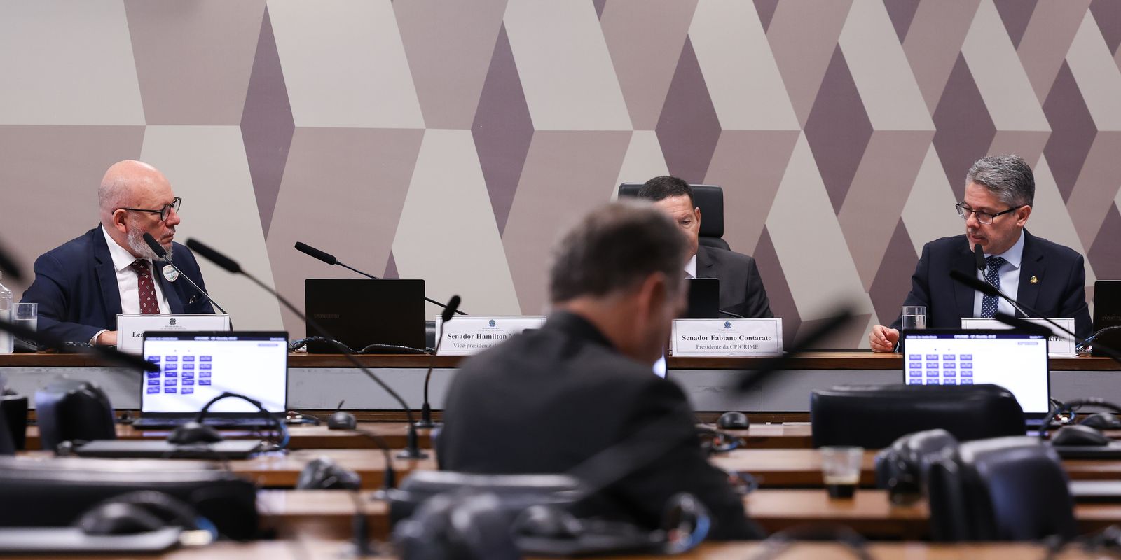 CPI do crime organizado intima Ibaneis, Cláudio Castro e Roberto Campos Neto