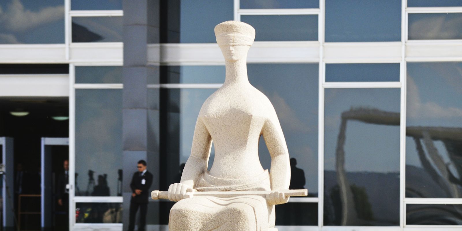 Defesa de banqueiro pede ao STF investigação sobre vazamento de conversas íntimas