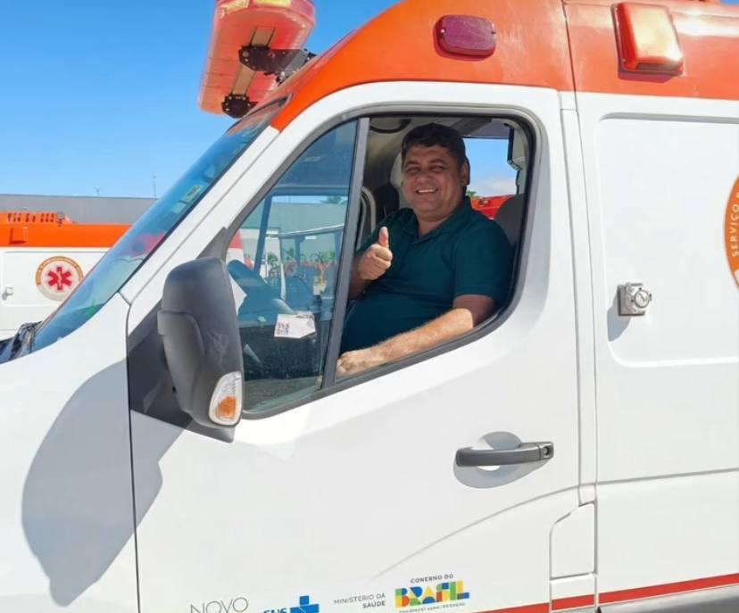 Em Vieirópolis: Prefeito Thially Aristóteles destaca entrega de nova ambulância do SAMU e afirma: “Já são 11 veículos em 15 meses de gestão”