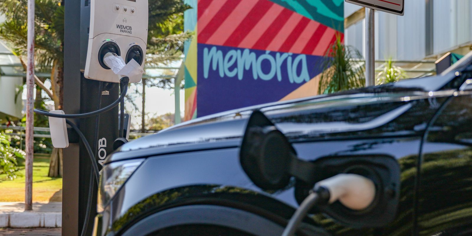 Venda de veículos novos registra avanço em fevereiro, informa Fenabrave