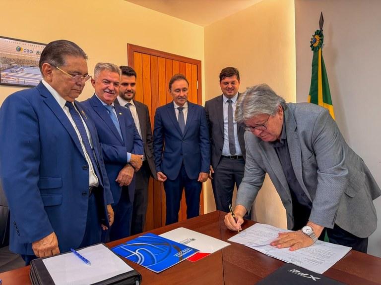 Governador oficializa indicações de Taciano e Deusdete para TCE