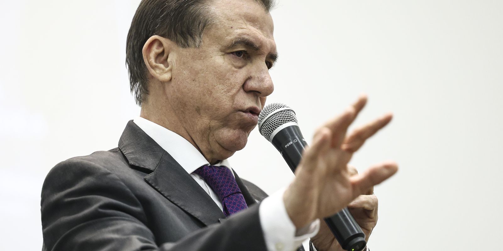 Governo pode encaminhar projeto urgente se negociações sobre jornada 6x1 estagnarem