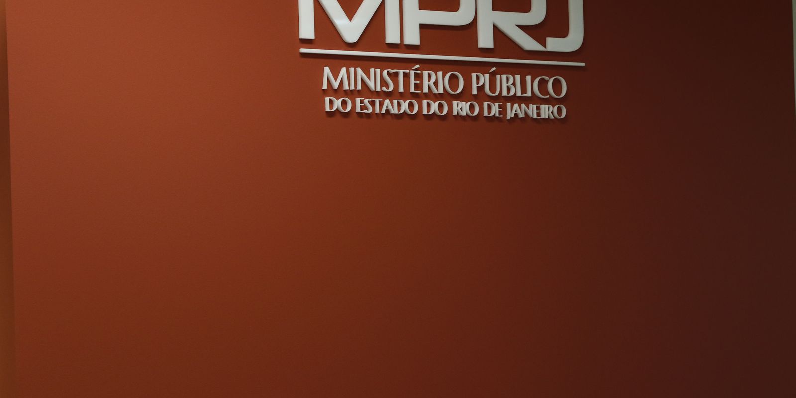 MPRJ executa 20 mandados de prisão contra organização de Rogério de Andrade