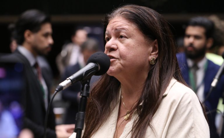 Proposta visa aumentar pena para militar em casos de estupro de vulnerável com lesão grave